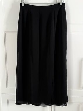 Black Women's Maxi Skirt - Elegant Lightweight Layered Design size 15/16